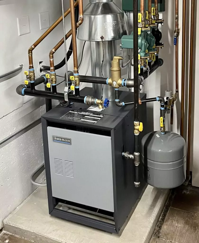 A high-efficiency hot water boiler