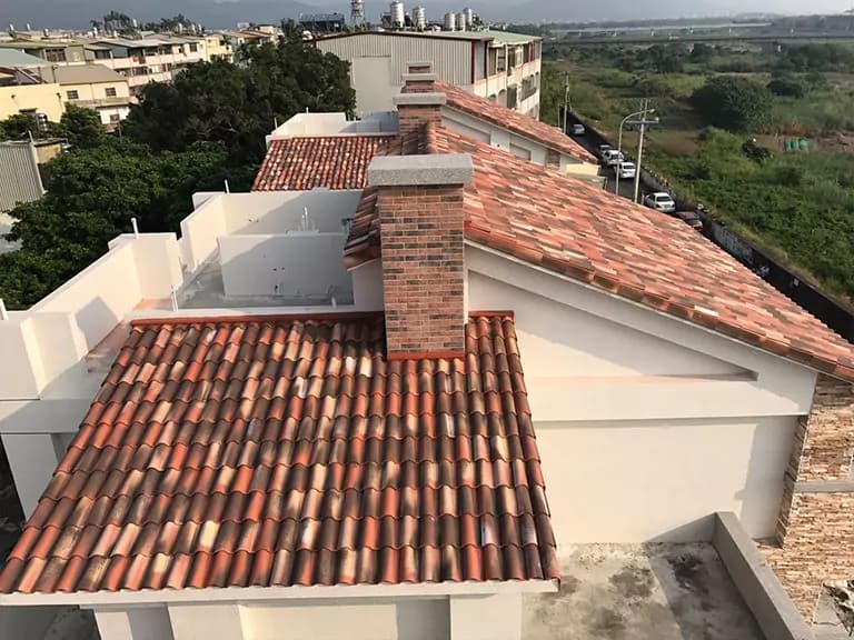 Home with modern Tejas Borja interlocking roof tiles